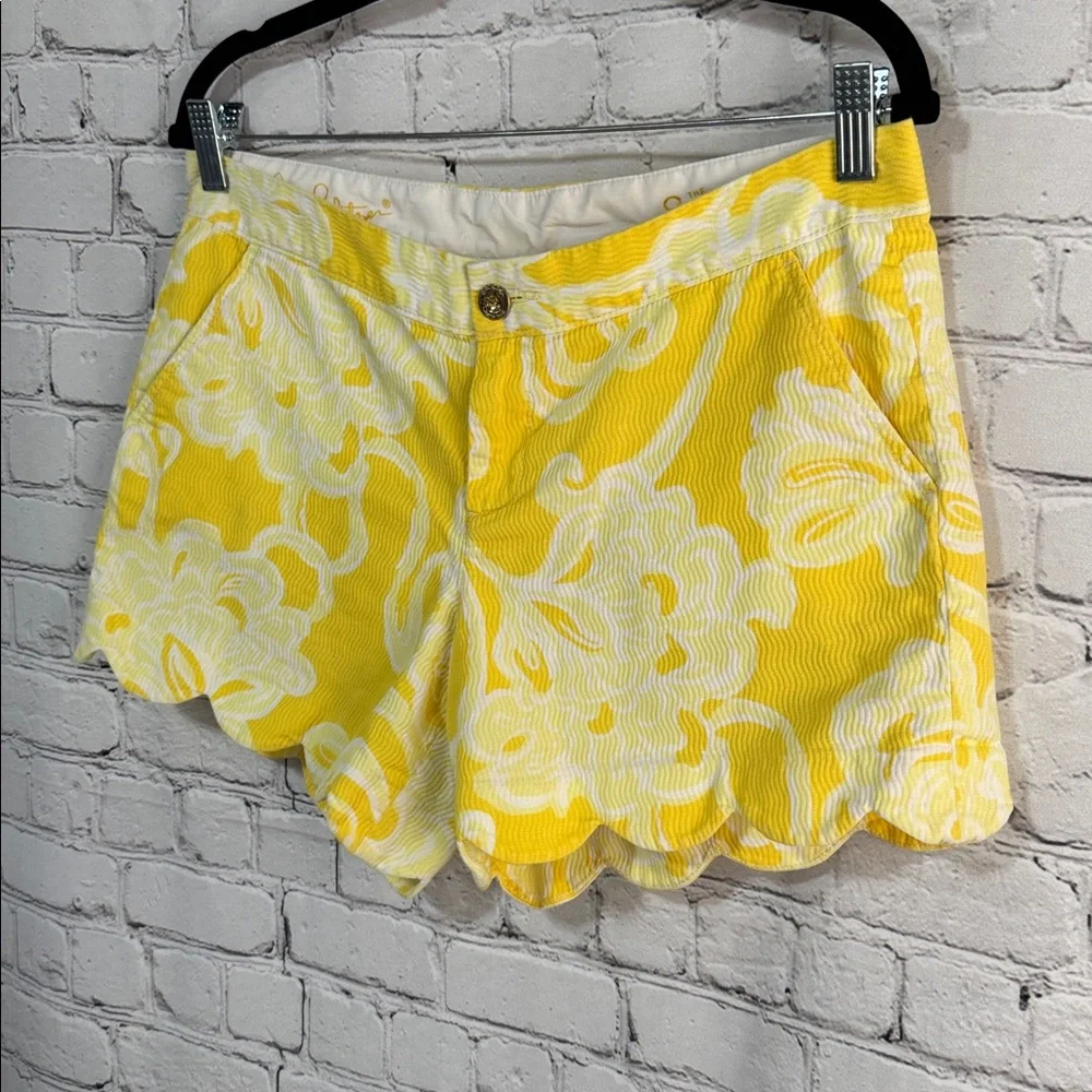 Lilly Pulitzer Yellow and White Scalloped Shorts - Picture 2 of 9